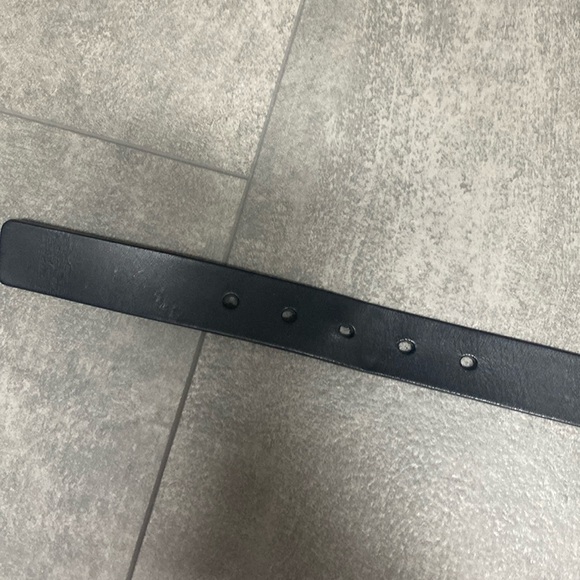 Authentic Gucci Leather belt with Gold hardware buckle - Picture 4 of 5